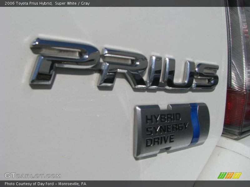 Super White / Gray 2006 Toyota Prius Hybrid