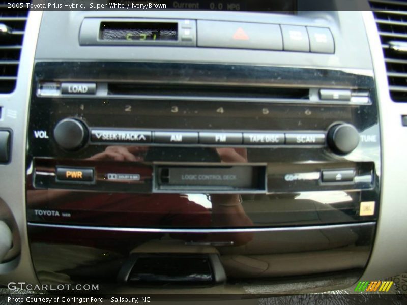 Super White / Ivory/Brown 2005 Toyota Prius Hybrid