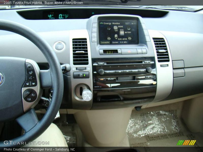 Super White / Ivory/Brown 2005 Toyota Prius Hybrid
