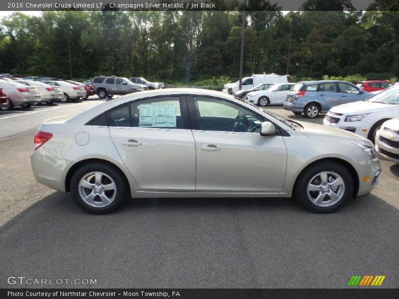 Champagne Silver Metallic / Jet Black 2016 Chevrolet Cruze Limited LT