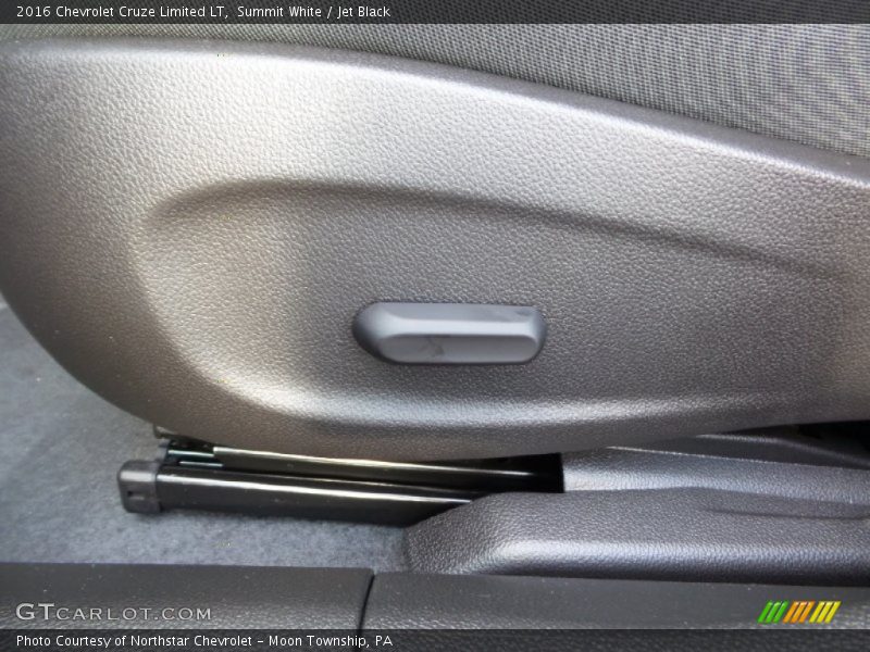 Summit White / Jet Black 2016 Chevrolet Cruze Limited LT