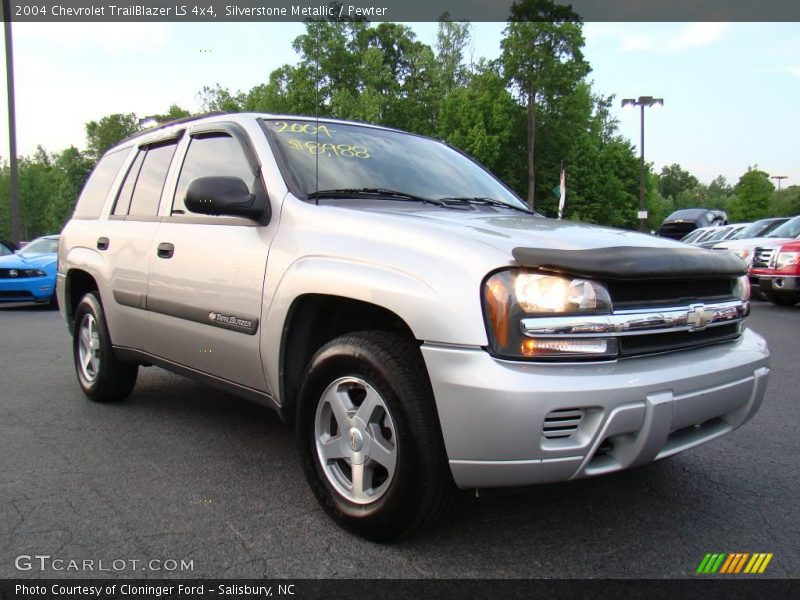 Silverstone Metallic / Pewter 2004 Chevrolet TrailBlazer LS 4x4