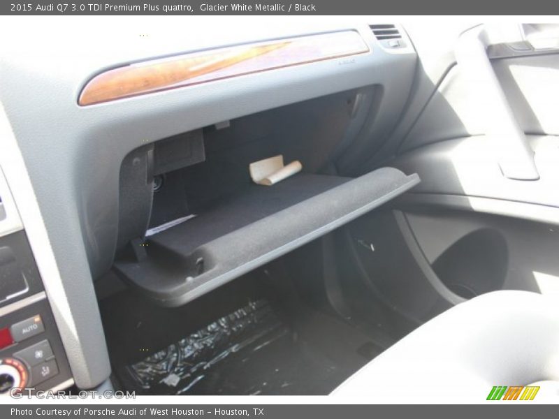 Glacier White Metallic / Black 2015 Audi Q7 3.0 TDI Premium Plus quattro