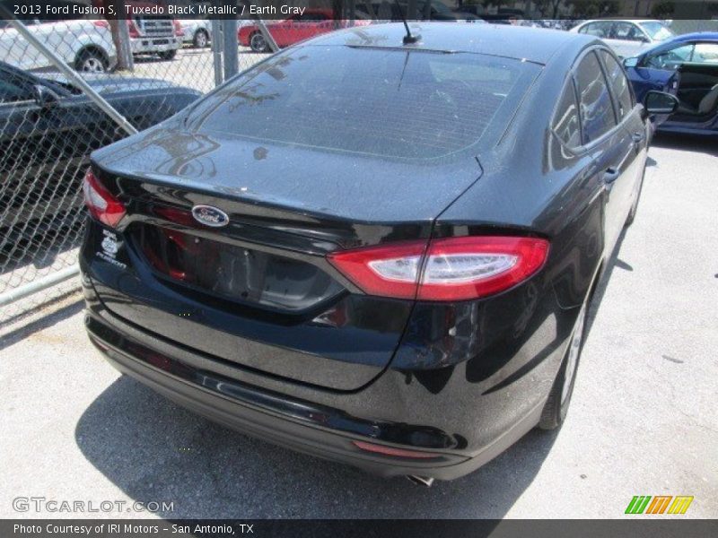Tuxedo Black Metallic / Earth Gray 2013 Ford Fusion S