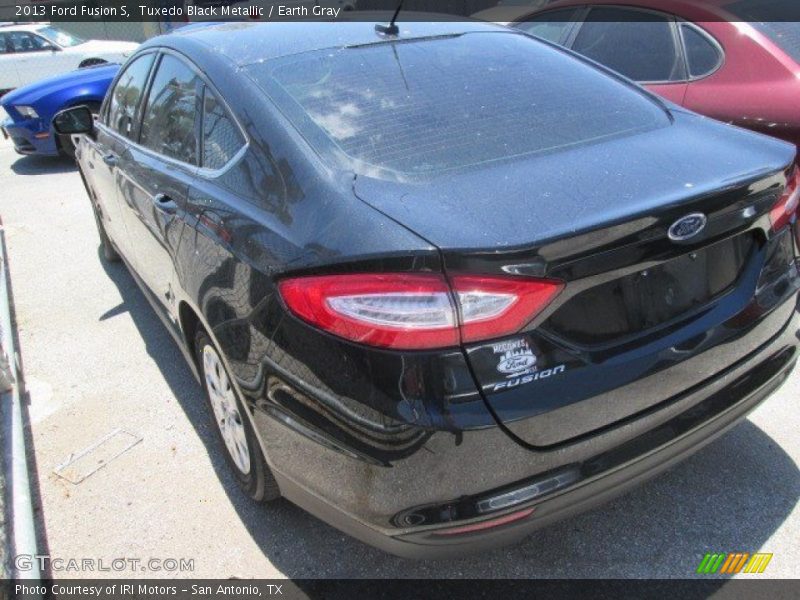 Tuxedo Black Metallic / Earth Gray 2013 Ford Fusion S