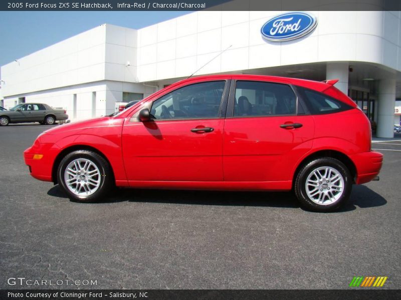 Infra-Red / Charcoal/Charcoal 2005 Ford Focus ZX5 SE Hatchback