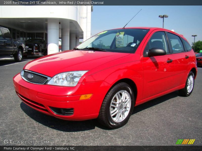 Infra-Red / Charcoal/Charcoal 2005 Ford Focus ZX5 SE Hatchback