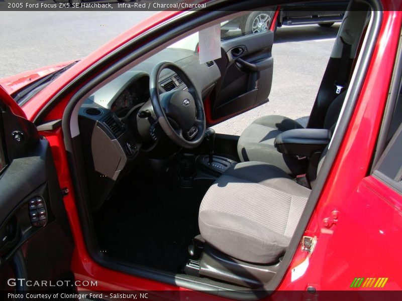 Infra-Red / Charcoal/Charcoal 2005 Ford Focus ZX5 SE Hatchback