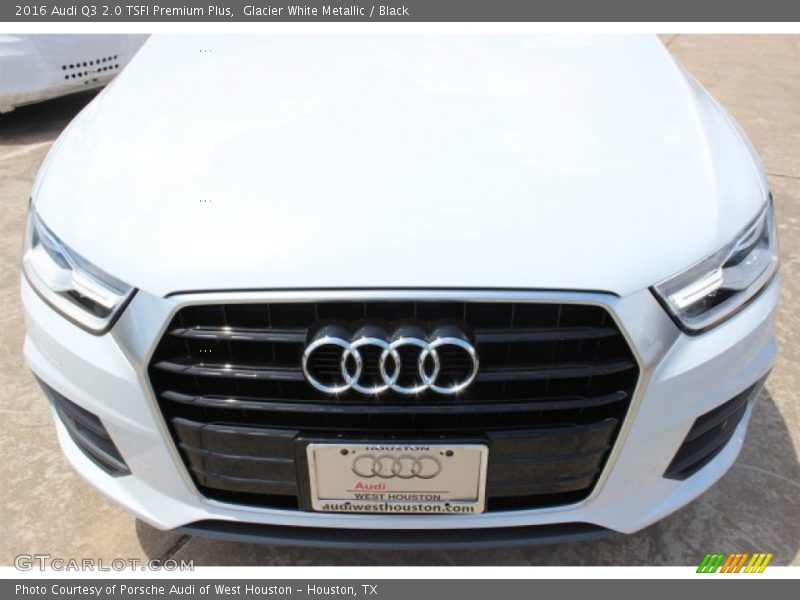 Glacier White Metallic / Black 2016 Audi Q3 2.0 TSFI Premium Plus