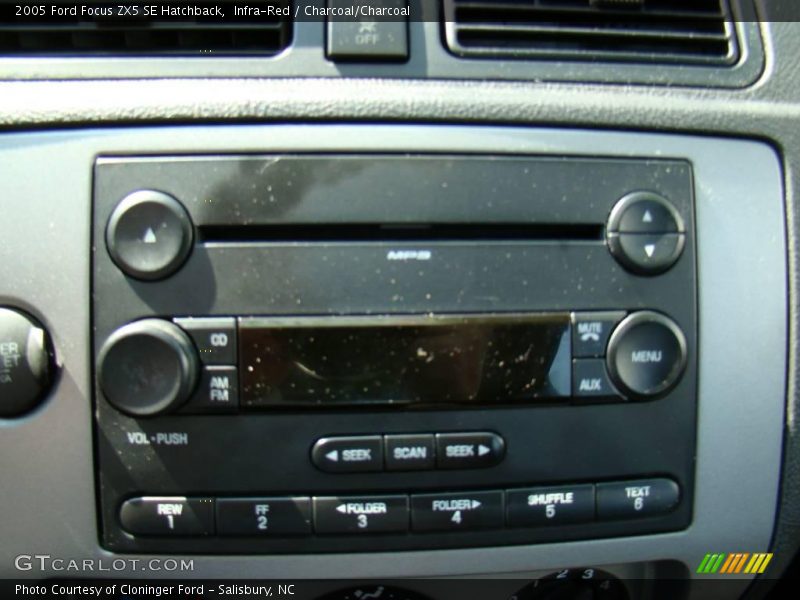 Infra-Red / Charcoal/Charcoal 2005 Ford Focus ZX5 SE Hatchback