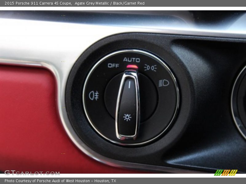 Controls of 2015 911 Carrera 4S Coupe
