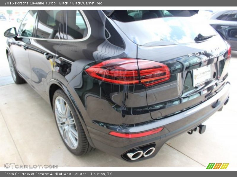 Black / Black/Garnet Red 2016 Porsche Cayenne Turbo