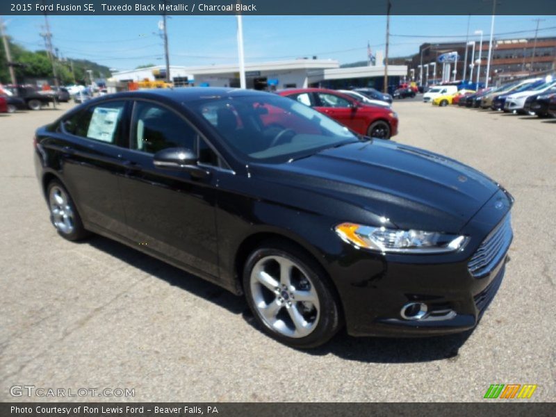 Tuxedo Black Metallic / Charcoal Black 2015 Ford Fusion SE