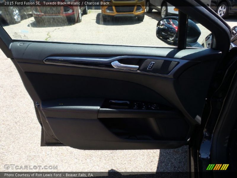 Tuxedo Black Metallic / Charcoal Black 2015 Ford Fusion SE
