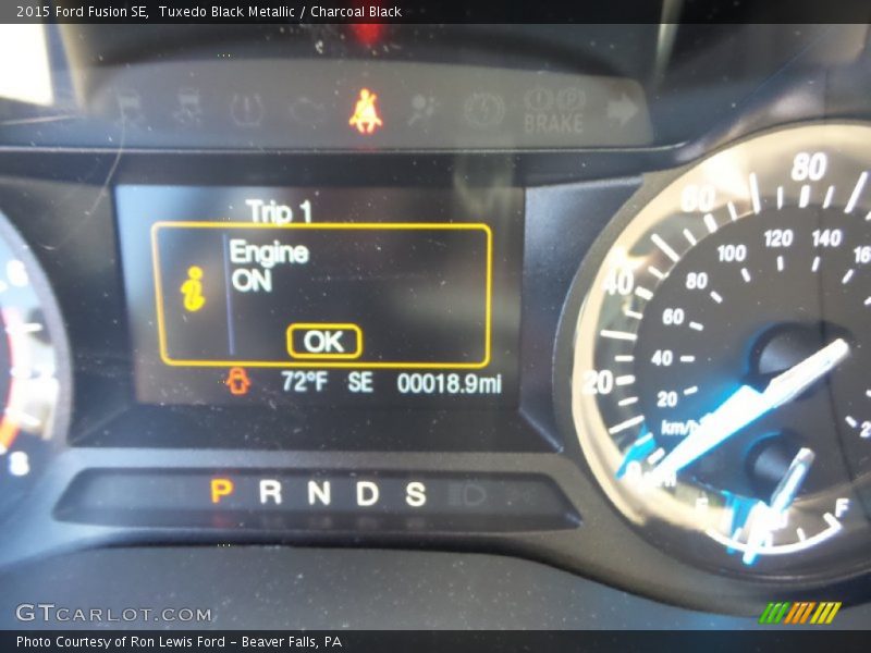 Tuxedo Black Metallic / Charcoal Black 2015 Ford Fusion SE