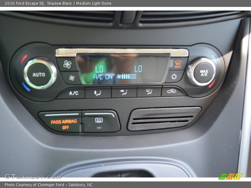 Shadow Black / Medium Light Stone 2016 Ford Escape SE