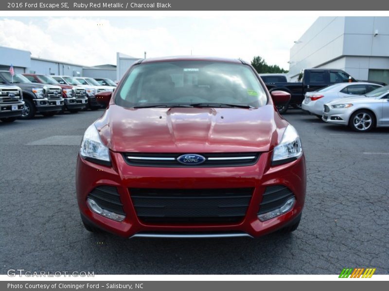 Ruby Red Metallic / Charcoal Black 2016 Ford Escape SE