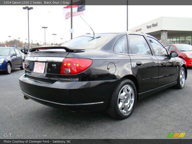 Black Onyx / Gray 2004 Saturn L300 2 Sedan