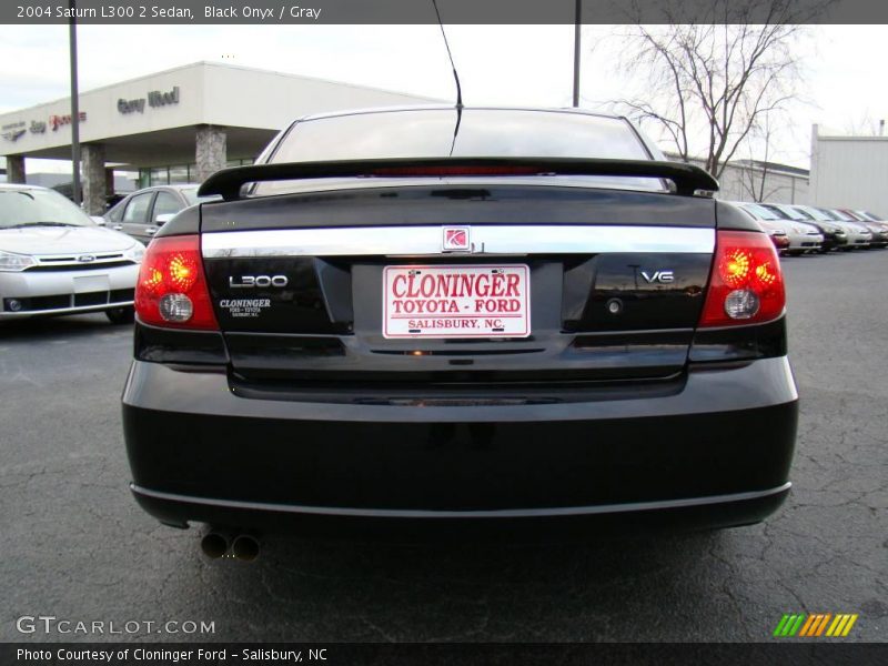 Black Onyx / Gray 2004 Saturn L300 2 Sedan