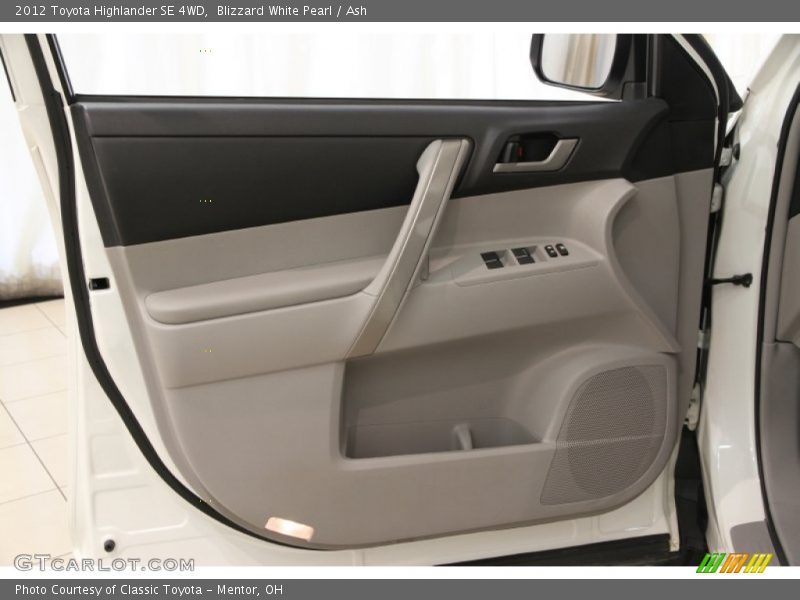 Door Panel of 2012 Highlander SE 4WD