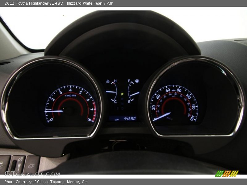 Blizzard White Pearl / Ash 2012 Toyota Highlander SE 4WD