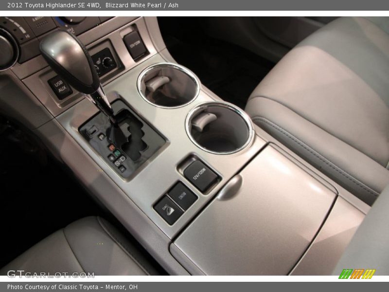 Blizzard White Pearl / Ash 2012 Toyota Highlander SE 4WD