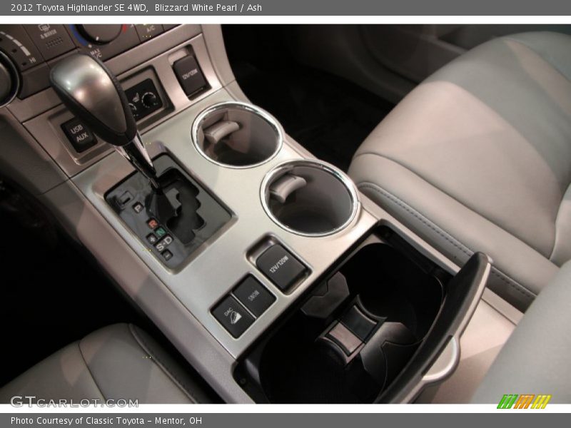Blizzard White Pearl / Ash 2012 Toyota Highlander SE 4WD