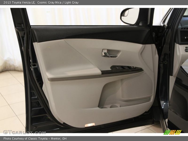 Cosmic Gray Mica / Light Gray 2013 Toyota Venza LE