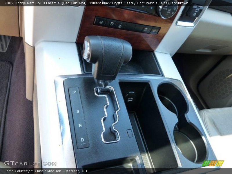Brilliant Black Crystal Pearl / Light Pebble Beige/Bark Brown 2009 Dodge Ram 1500 Laramie Quad Cab 4x4
