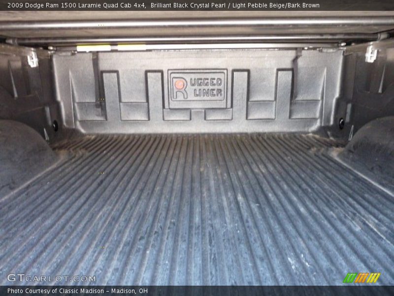 Brilliant Black Crystal Pearl / Light Pebble Beige/Bark Brown 2009 Dodge Ram 1500 Laramie Quad Cab 4x4