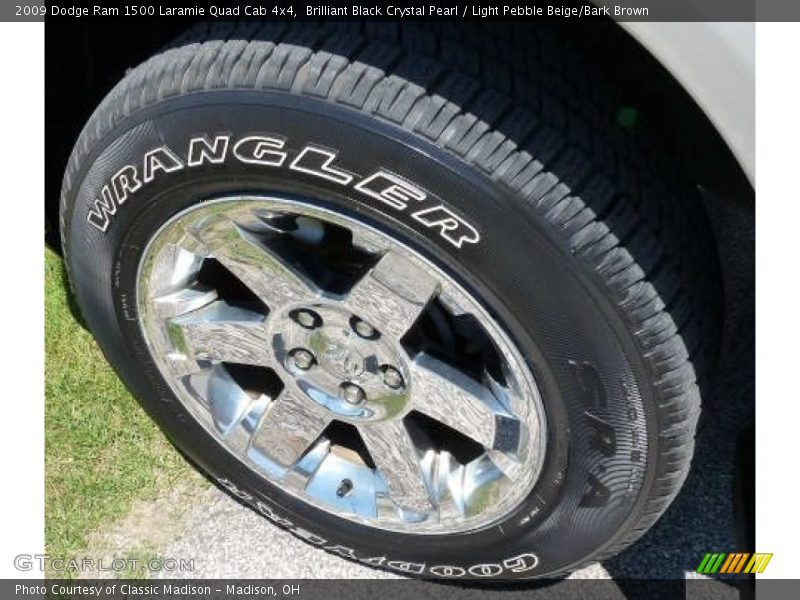 Brilliant Black Crystal Pearl / Light Pebble Beige/Bark Brown 2009 Dodge Ram 1500 Laramie Quad Cab 4x4