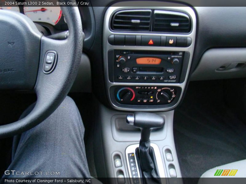 Black Onyx / Gray 2004 Saturn L300 2 Sedan