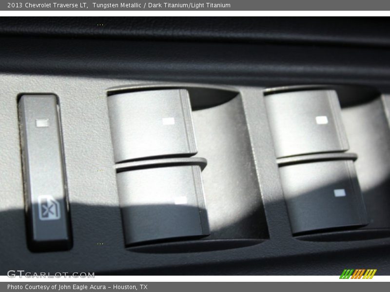 Tungsten Metallic / Dark Titanium/Light Titanium 2013 Chevrolet Traverse LT