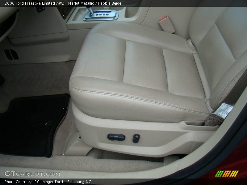 Merlot Metallic / Pebble Beige 2006 Ford Freestyle Limited AWD