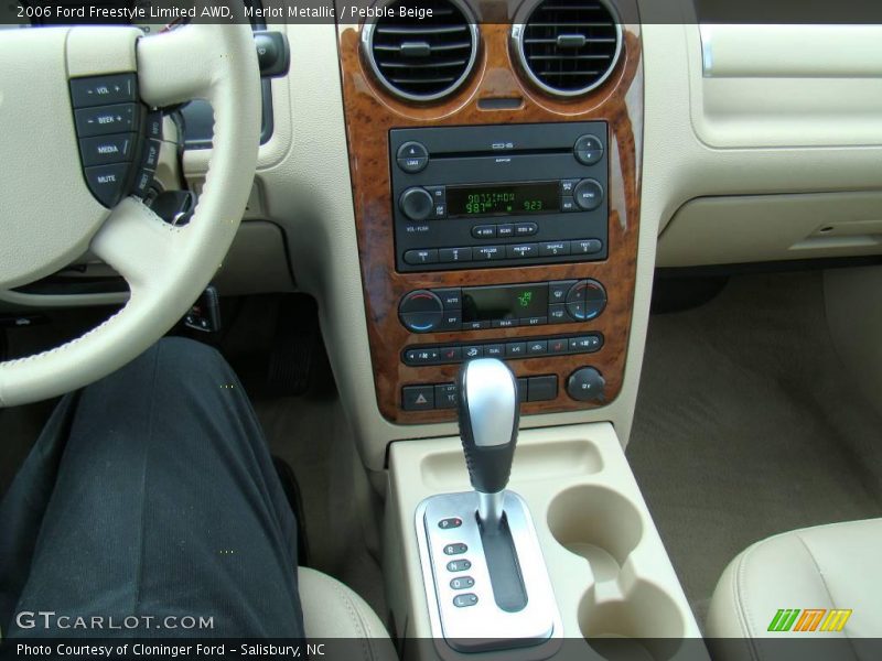 Merlot Metallic / Pebble Beige 2006 Ford Freestyle Limited AWD