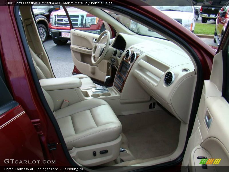 Merlot Metallic / Pebble Beige 2006 Ford Freestyle Limited AWD