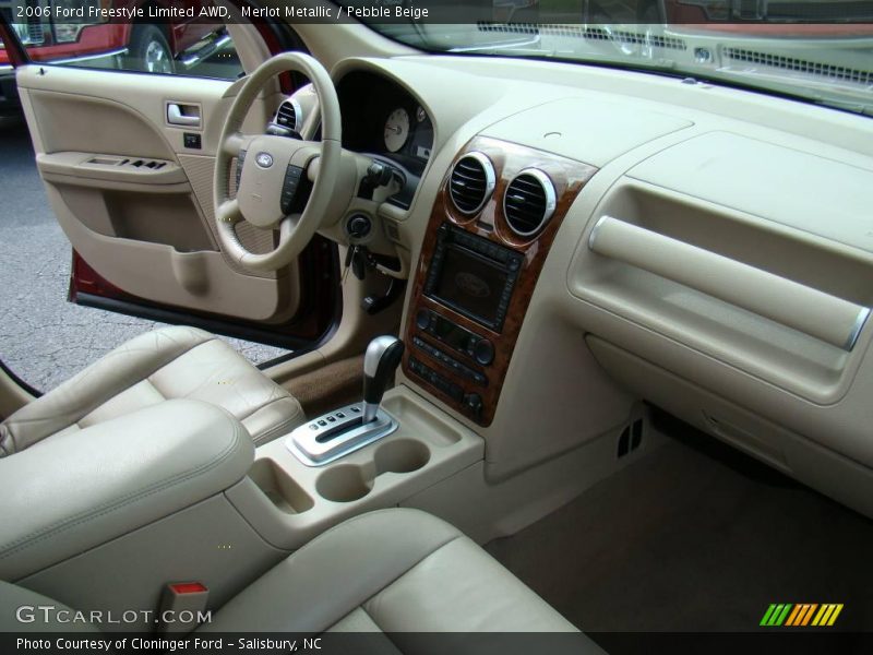 Merlot Metallic / Pebble Beige 2006 Ford Freestyle Limited AWD