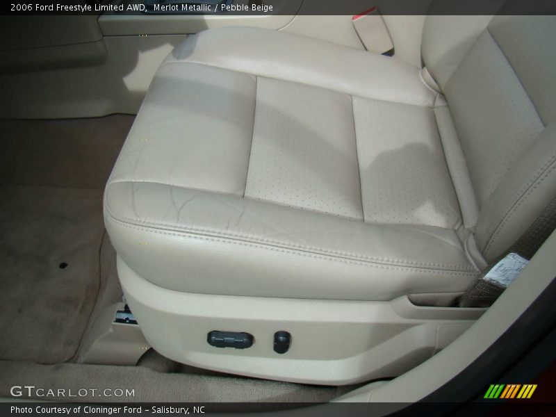 Merlot Metallic / Pebble Beige 2006 Ford Freestyle Limited AWD