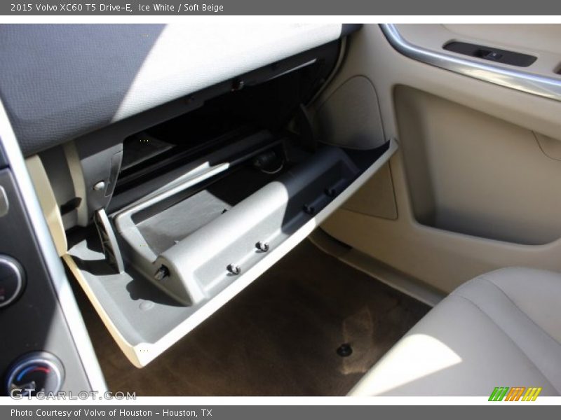 Ice White / Soft Beige 2015 Volvo XC60 T5 Drive-E