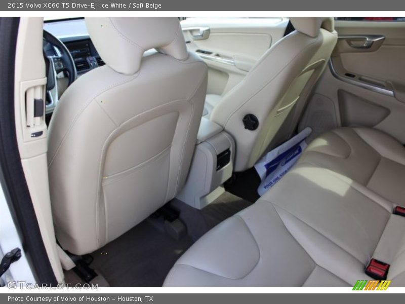 Ice White / Soft Beige 2015 Volvo XC60 T5 Drive-E