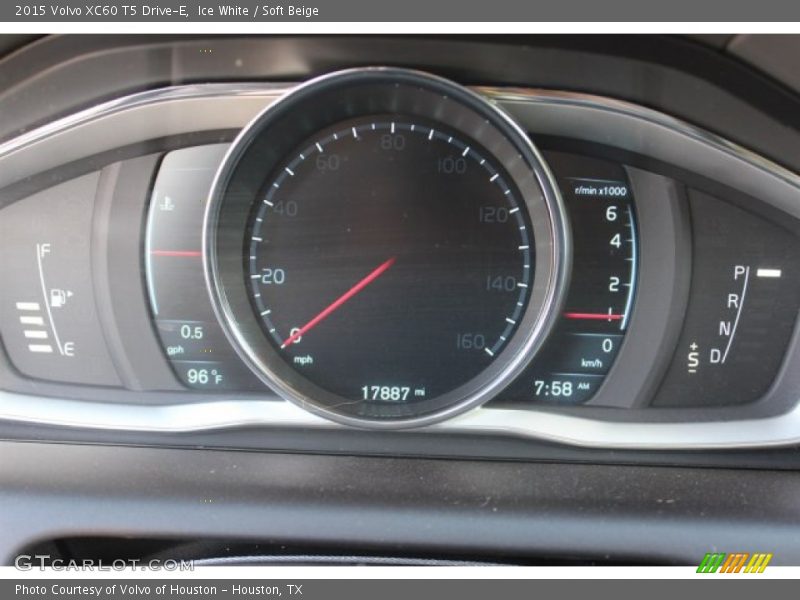 Ice White / Soft Beige 2015 Volvo XC60 T5 Drive-E