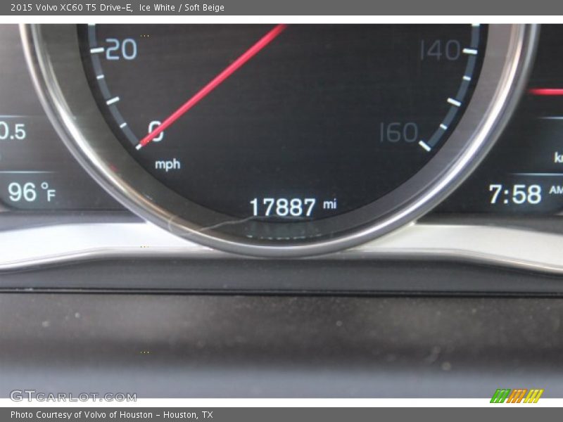 Ice White / Soft Beige 2015 Volvo XC60 T5 Drive-E