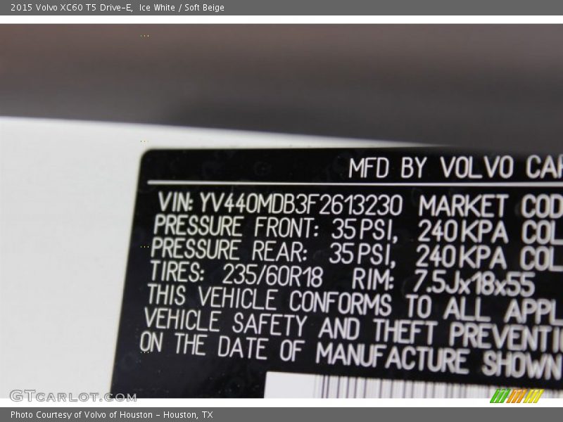Ice White / Soft Beige 2015 Volvo XC60 T5 Drive-E