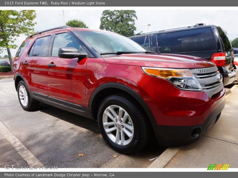 Front 3/4 View of 2015 Explorer FWD