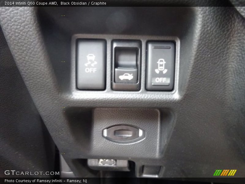 Black Obsidian / Graphite 2014 Infiniti Q60 Coupe AWD