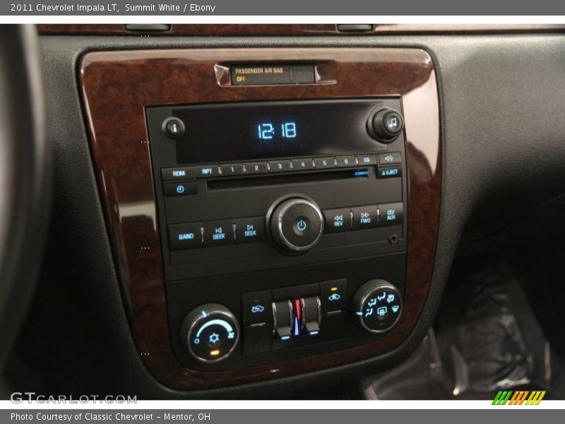 Summit White / Ebony 2011 Chevrolet Impala LT