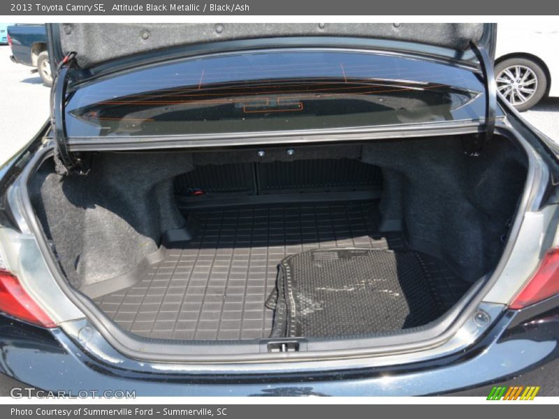 Attitude Black Metallic / Black/Ash 2013 Toyota Camry SE