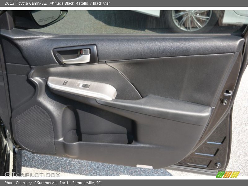 Attitude Black Metallic / Black/Ash 2013 Toyota Camry SE