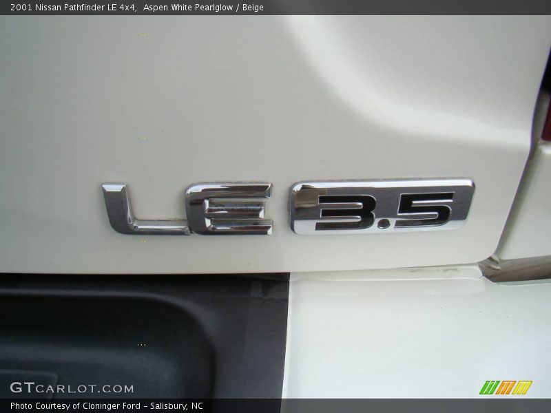 Aspen White Pearlglow / Beige 2001 Nissan Pathfinder LE 4x4