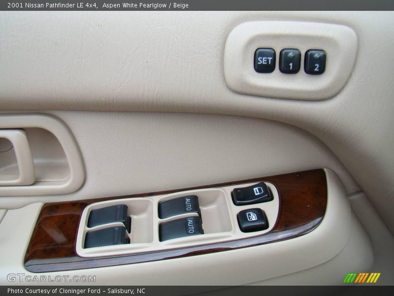 Aspen White Pearlglow / Beige 2001 Nissan Pathfinder LE 4x4